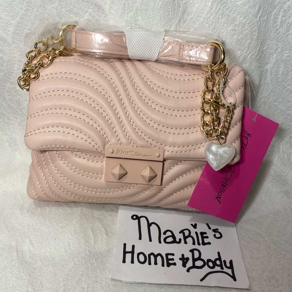 Betsey Johnson Luv Crossbody Purse Hand shoulder bag blush quilted heart charm